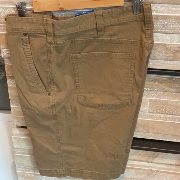 COPY - Eddie Bauer Tan Cargo Shorts Size 36 - Picture 4 of 10